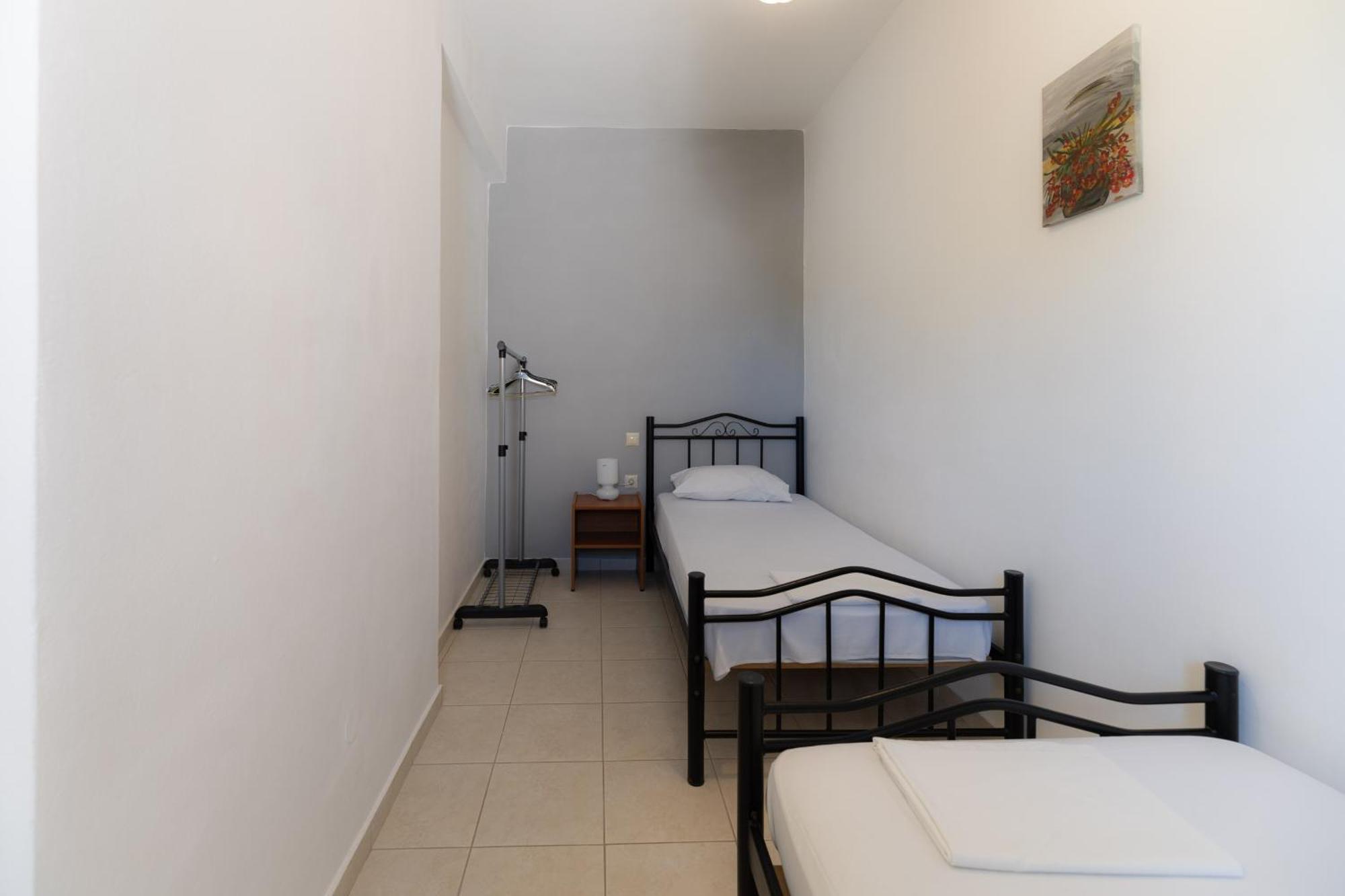 Korfes Apartments Kamilari Luaran gambar