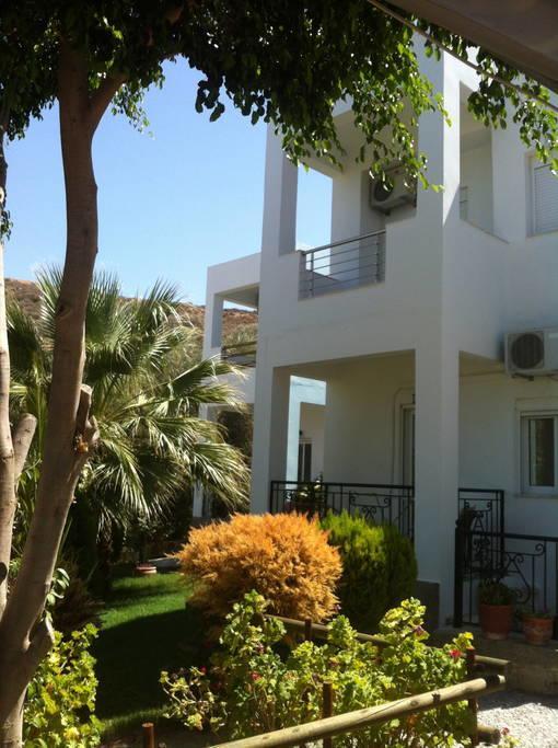 Korfes Apartments Kamilari Luaran gambar