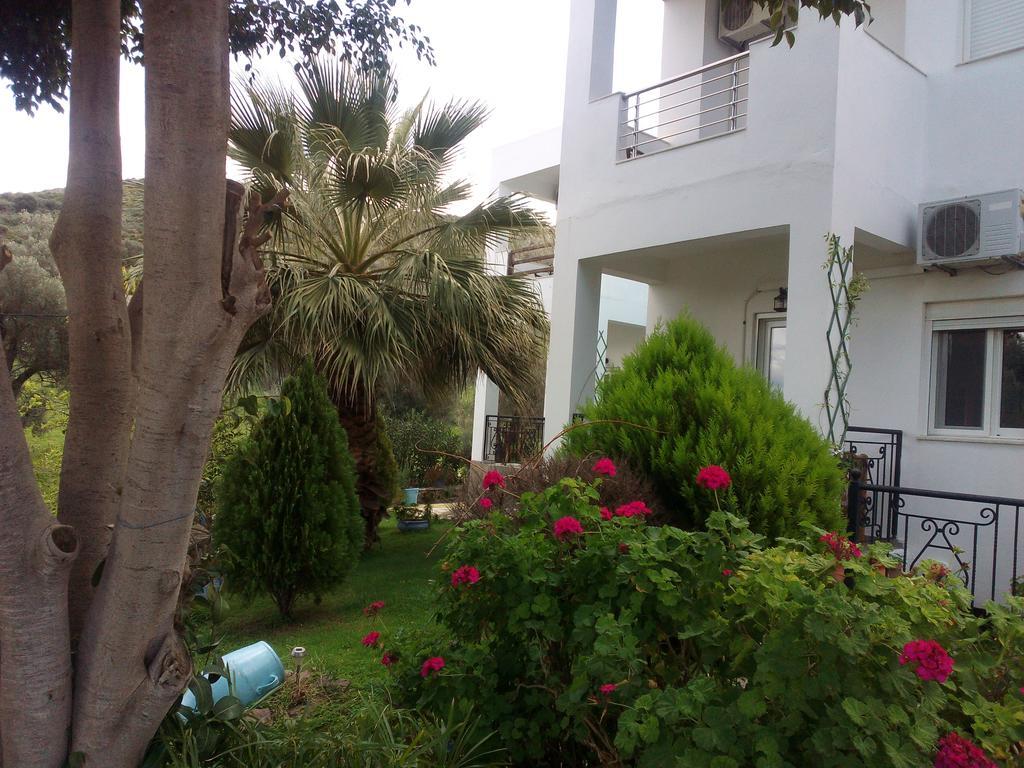 Korfes Apartments Kamilari Luaran gambar